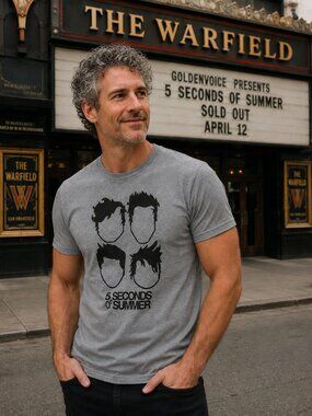 Five 5 Seconds Of Summer  5SOS Concert T Shirt Large - Australian Pop Rock Band